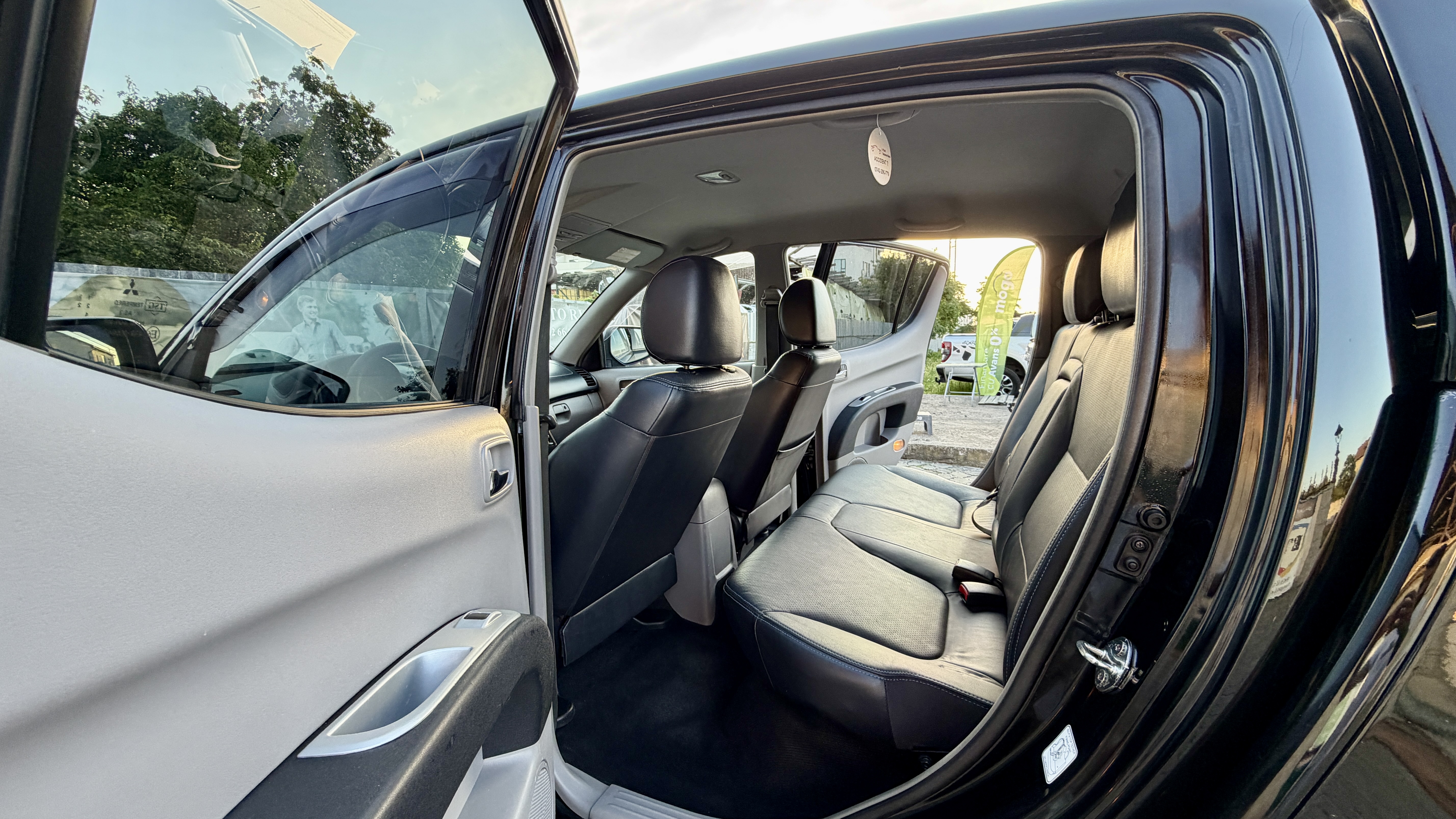 Mitsubishi L200 Black-Edition An 2010 Motor 2.5 DI-D 136 CP 4X4