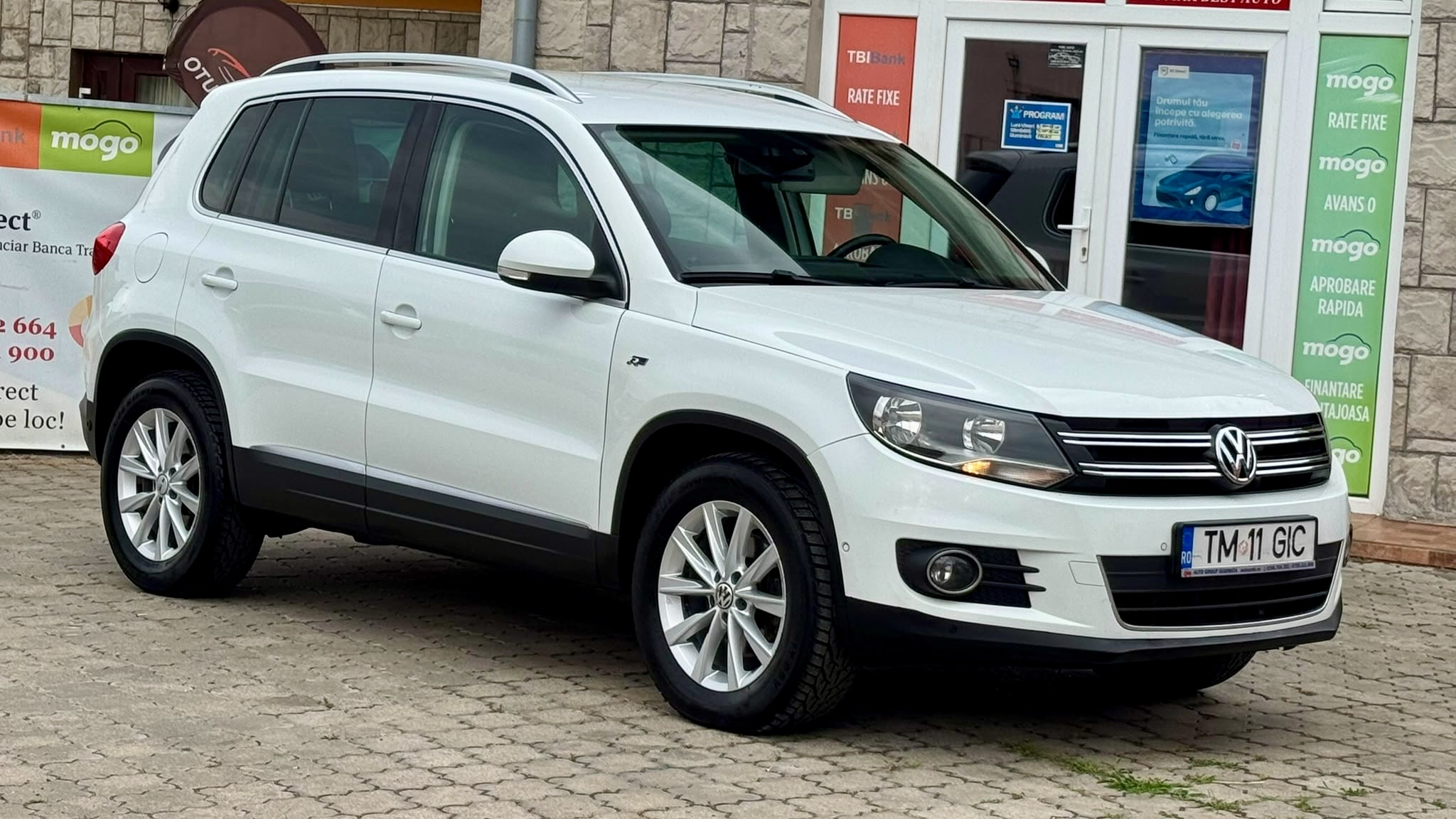 Volkswagen Tiguan FaceLift R-Line Bluemotion An 2015 Motor 2.0 TDI 170 CP 4MOTION 4X4