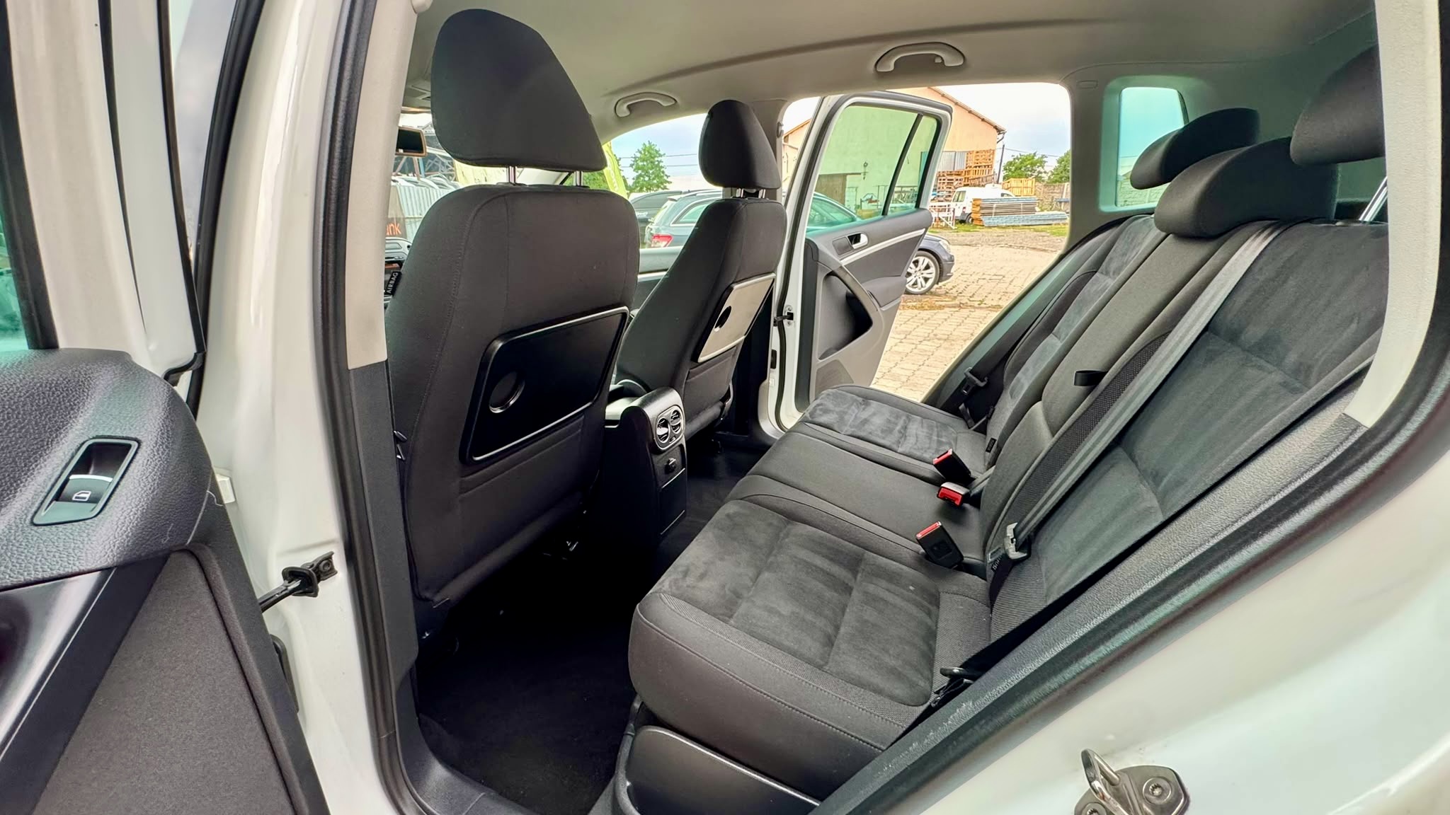 Volkswagen Tiguan FaceLift R-Line Bluemotion An 2015 Motor 2.0 TDI 170 CP 4MOTION 4X4
