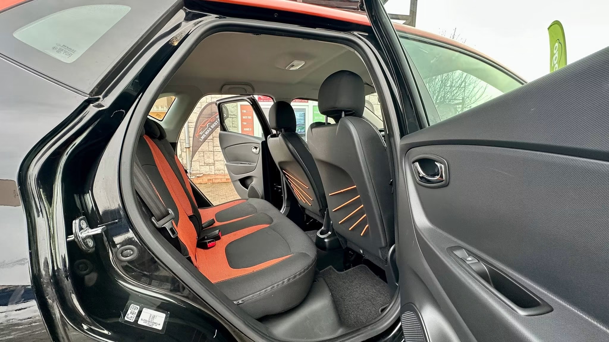 RENAULT CAPTUR LUXE EDITION AN 2015 1,2 Tce BENZINA CUTIE AUTOMATA
